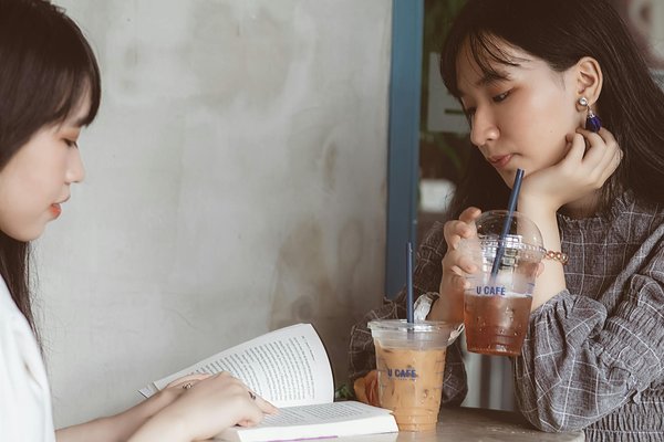 What are the latest trends in UK home decor for 2025?